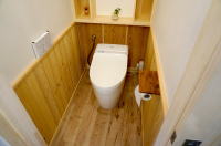 腰壁と背面収納棚でトイレのリノベーション　所沢市事例写真