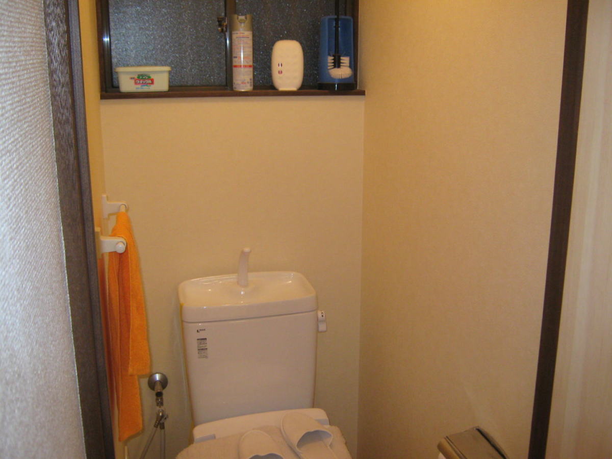 トイレも便器交換して内装リフォームに